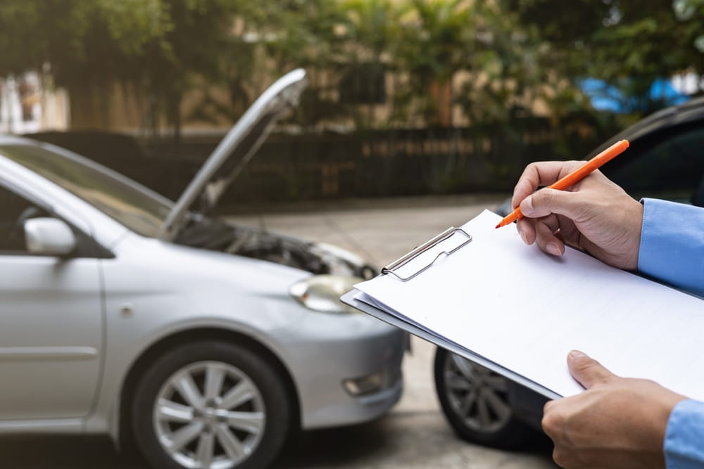 Documenting vehicle damage after car accident during California lawsuit investigation in San Jose